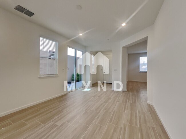 Building Photo - 1655 Pena Ln