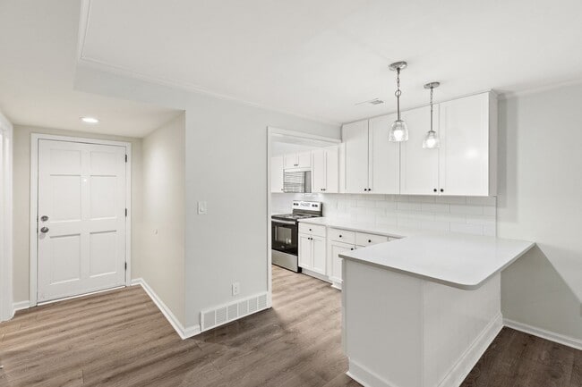 Building Photo - 155 S Eagle Creek Dr