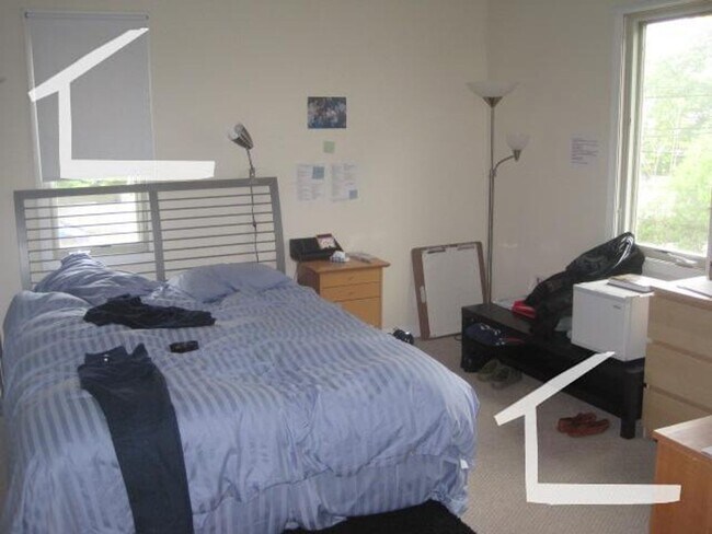 Building Photo - 7 Etna St