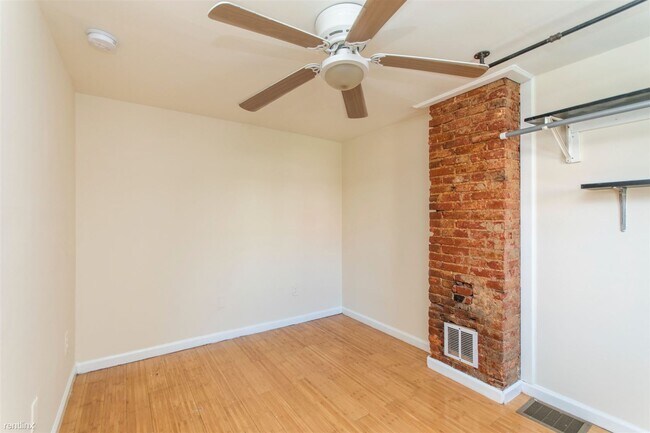 Foto del edificio - 5 br, 2 bath House - 1634 N SYDENHAM ST