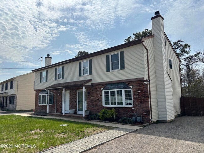 Building Photo - 148 Bayshore Dr