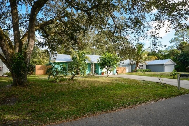 Building Photo - 2386 28th Ave SW