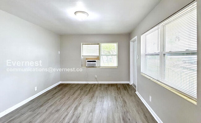 Foto del edificio - 913 E 11th Ave
