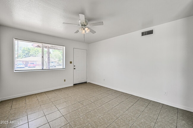 Building Photo - 435 E Vine Ave