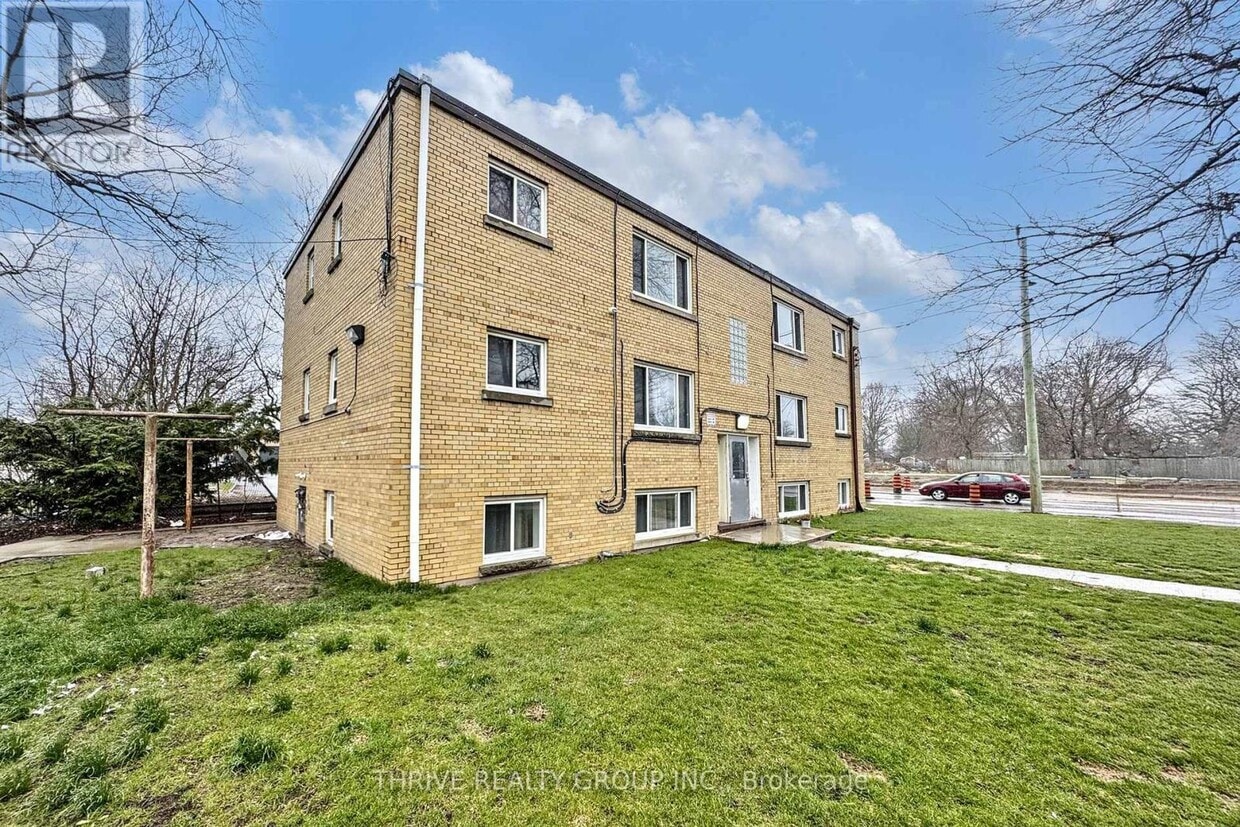 Photo principale - 57-57 Wellington Rd