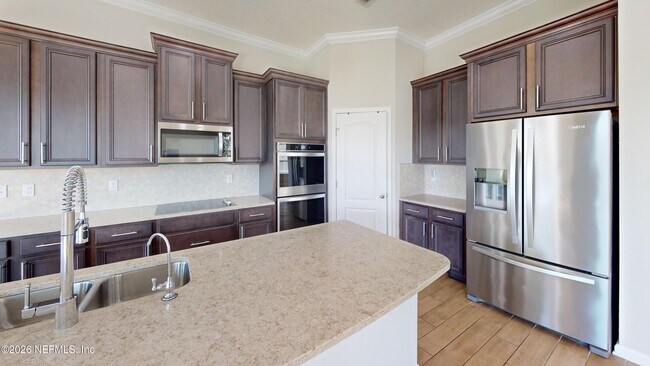 Foto del edificio - 15790 Whitebark Dr