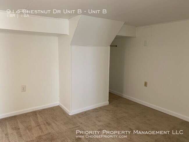Building Photo - 914 Chestnut Dr