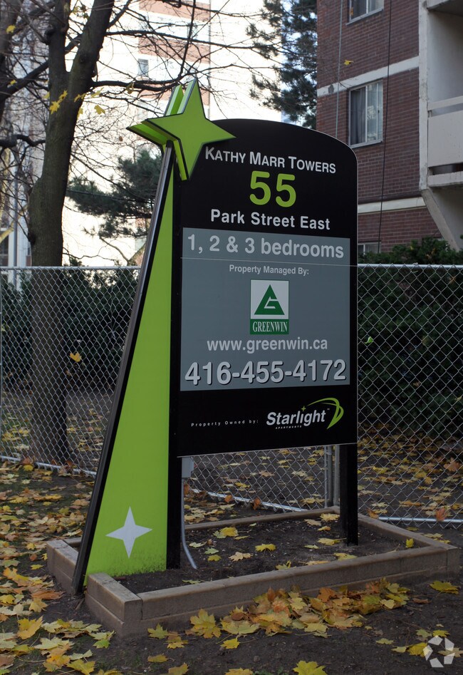 Photo du bâtiment - 55 Park Street East