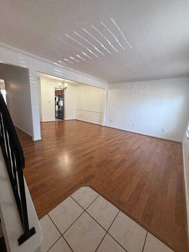 Foto del edificio - Beautiful 3-Bedroom, 2.5-Bathroom Townhous...