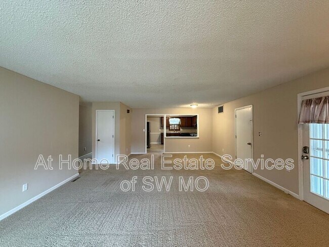 Foto del edificio - 1312 Walnut Lawn Ct