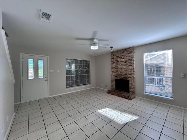 Building Photo - 1707 Waterloo Tr