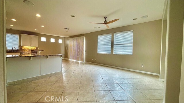 Foto del edificio - 17543 Nutwood Dr