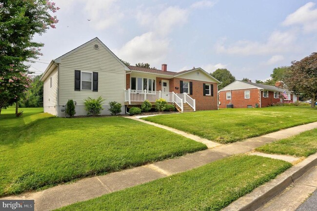Building Photo - 513 Oak Grove Rd