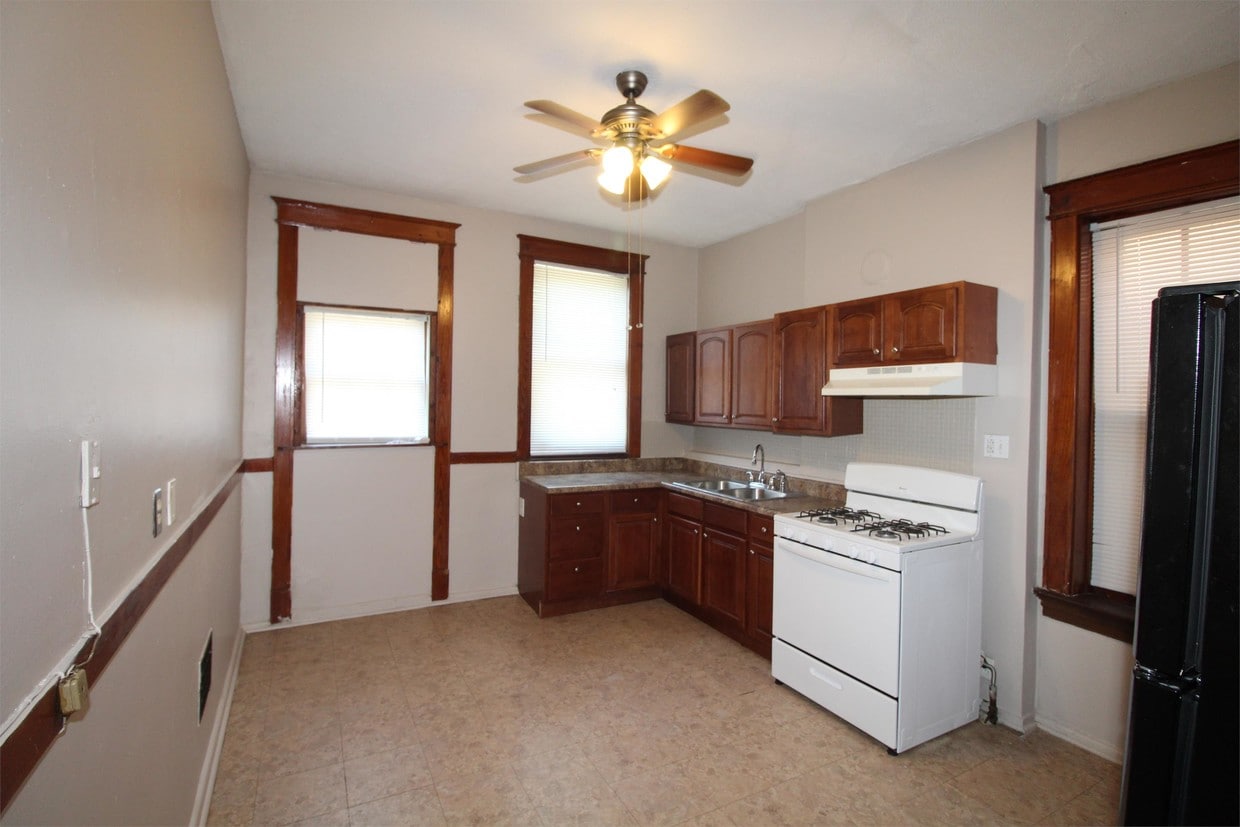 3425 Winnebago St Unit 2F, St. Louis, MO 63118 Condo for Rent in St