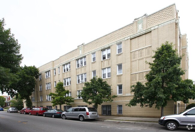 Building Photo - 2600 N Kimball Ave