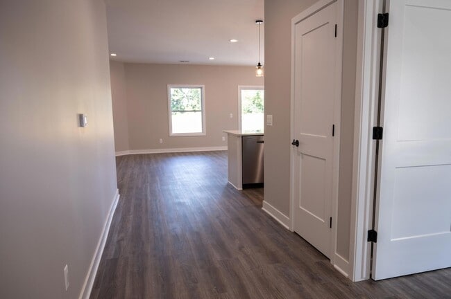 Building Photo - 8452 Oak Shade Ct