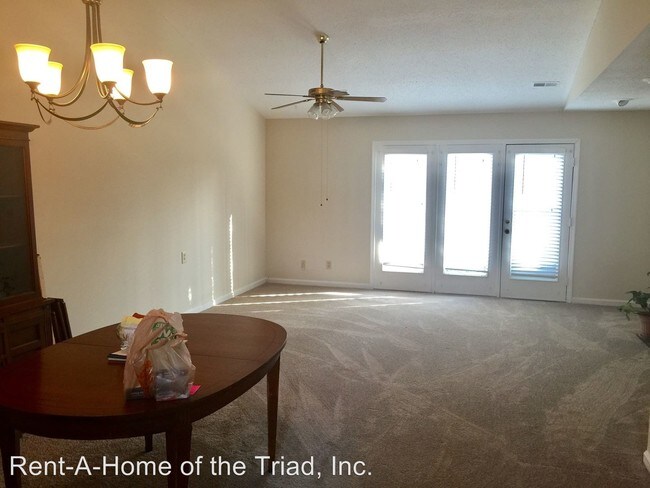 Building Photo - 1402 Grantland Pl