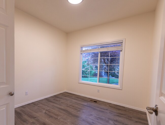 Foto del edificio - 7872 W Powell St