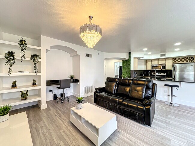 Photo - 7300 Westpointe Blvd Apartment