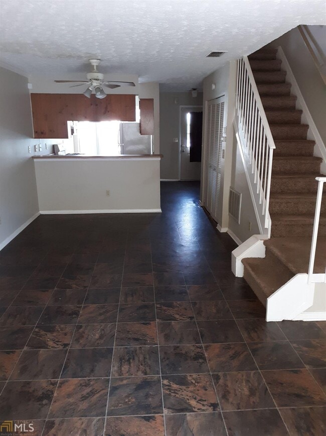 Building Photo - 462 Prince of Wales