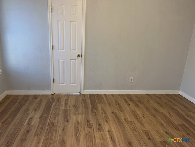 Foto del edificio - 4406 Barrington Trail