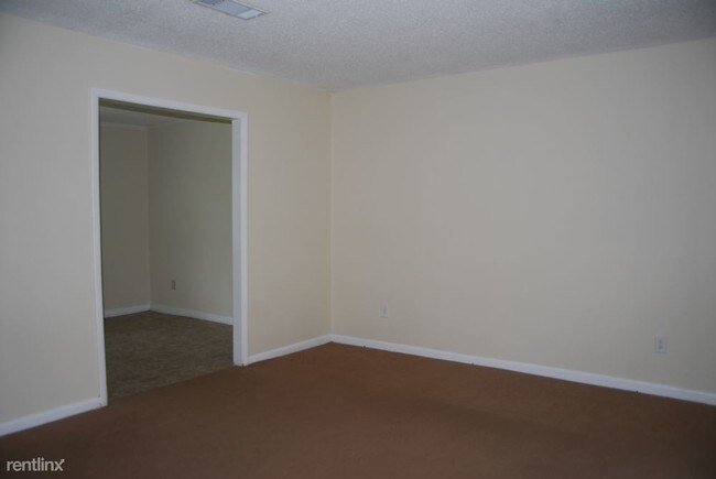 Building Photo - 11744 Lorraine Rd
