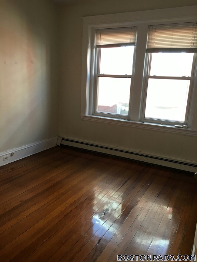 Building Photo - 208 Winthrop Rd