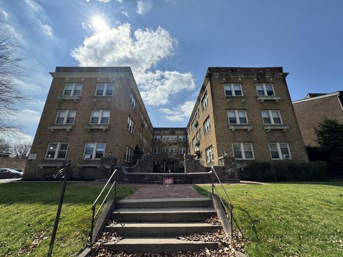 Foto del edificio - 1625 East Ave | Apt 105 | 1bd/1ba | Incl. ...