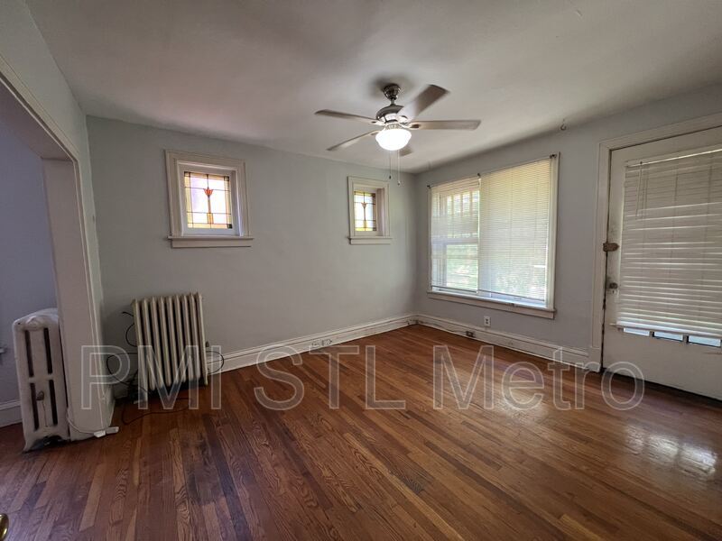 Primary Photo - 4964 Lindenwood Ave