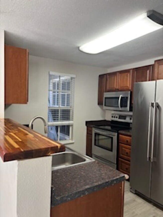 Foto del edificio - Nice Condo Home for Rent