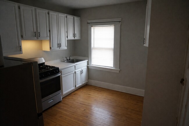 Foto del edificio - 3284-86 N Oakland Ave