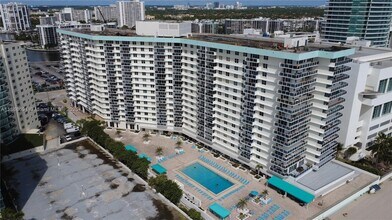 Building Photo - 3725 S Ocean Dr