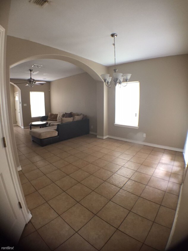 Foto principal - 1208 W Kiwi Ave