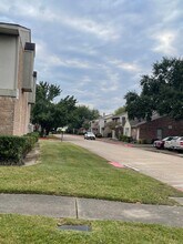 Building Photo - 9250 Beechnut St