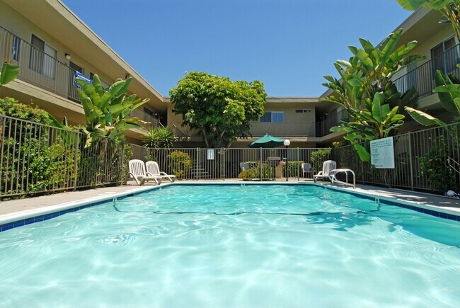 Foto del edificio - Palm Estates Apartments