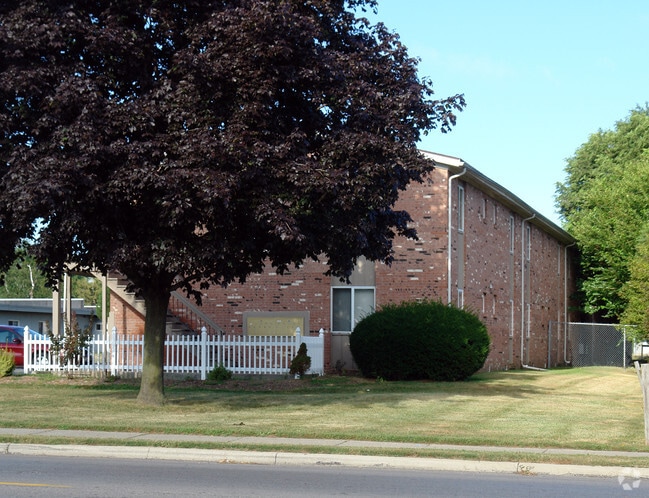4703 Lewis Avenue - Valley Oak Apartments