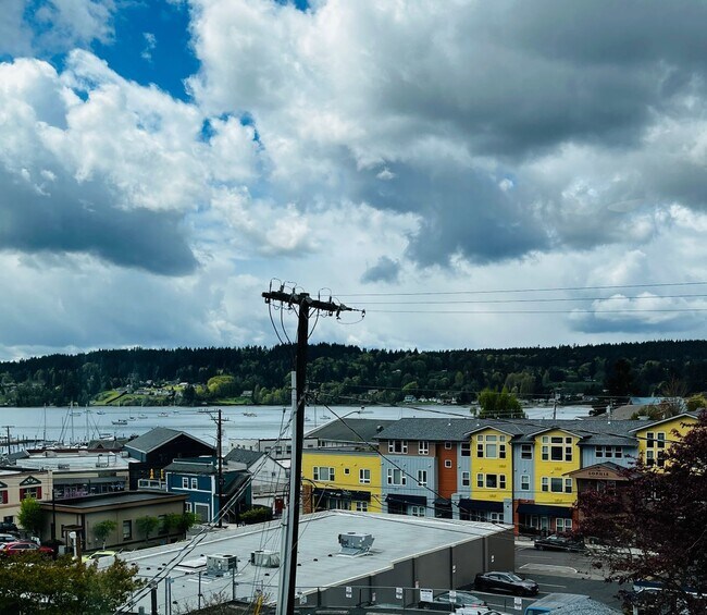 Foto del edificio - Newly Remodeled Apartment in the Center of Downtown Poulsbo!