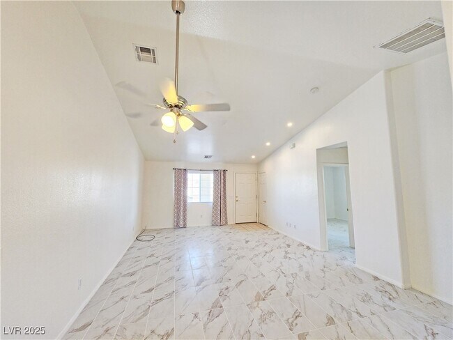 Building Photo - 600 San Lorenzo St