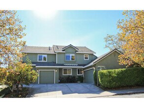 Building Photo - 17540-17540 Farley Rd W