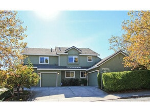 Building Photo - 17540-17540 Farley Rd W