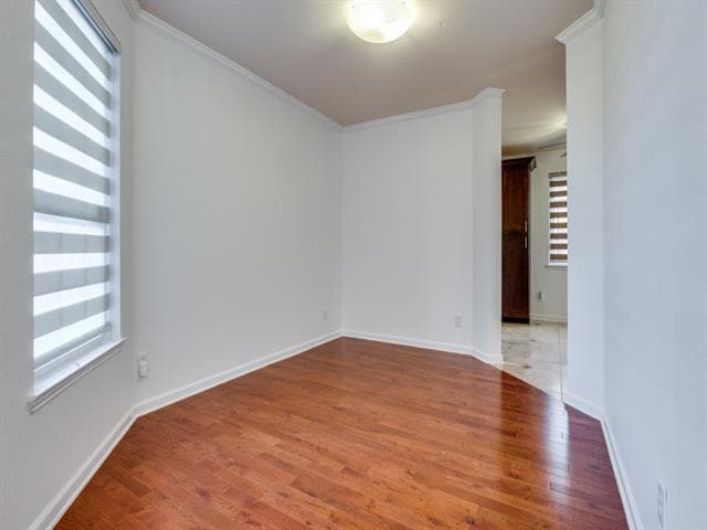 Building Photo - 3124 Deleon Dr