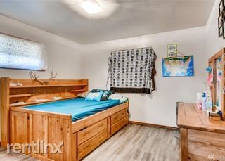 Foto del edificio - 2 br, 1 bath Duplex - 10204 Montana Rd Unit A