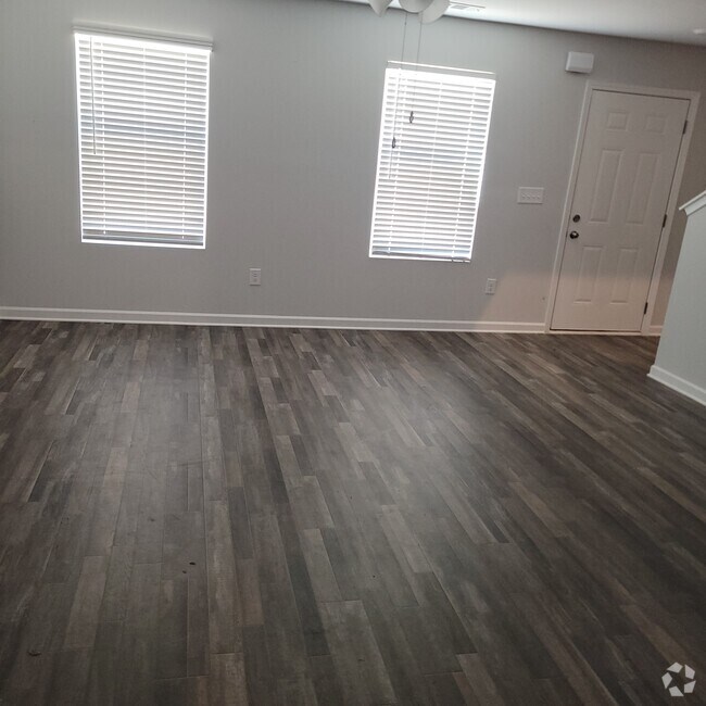 Building Photo - 1802 Carrington Dr