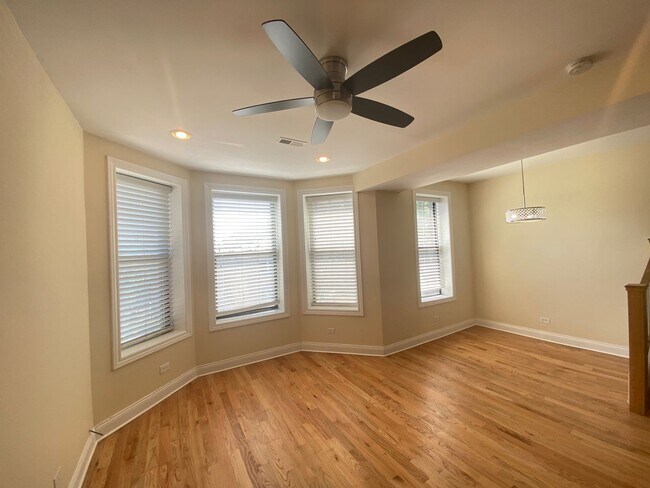 Foto del edificio - 2626 W 24th Pl