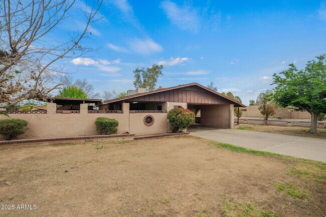 Foto del edificio - 2534 E Randall Dr