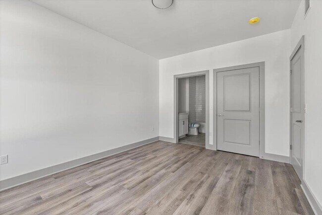 Foto del edificio - 75 Forester Ave