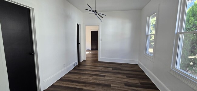 Foto del edificio - Comfortable & Affordable 2-Bedroom Home