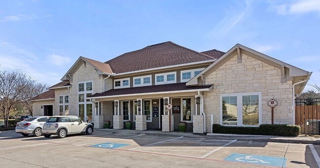 Foto del edificio - Parkway Grande Apartment Homes