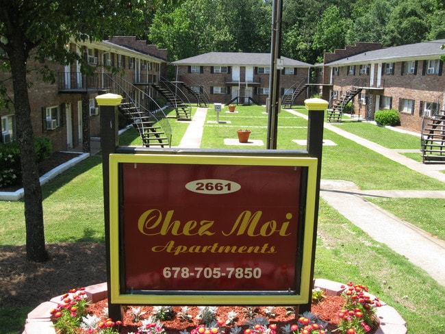 Chez Moi Apartments Atlanta Ga Court Yard Chez Moi Apartments