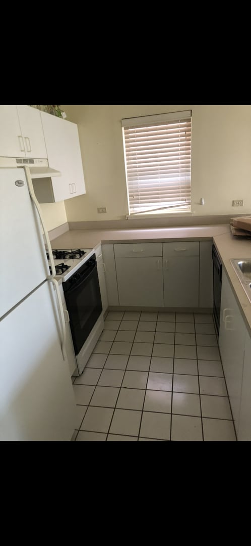 Building Photo - Perfect Condo on Division!